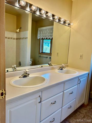 E5420 North Star Road, Ironwood, MI 49938