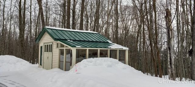 E5420 North Star Road, Ironwood, MI 49938