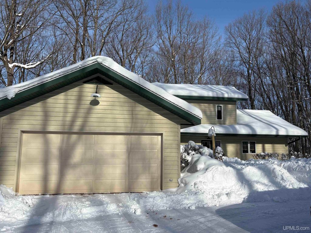 E5420 North Star Road, Ironwood, MI 49938