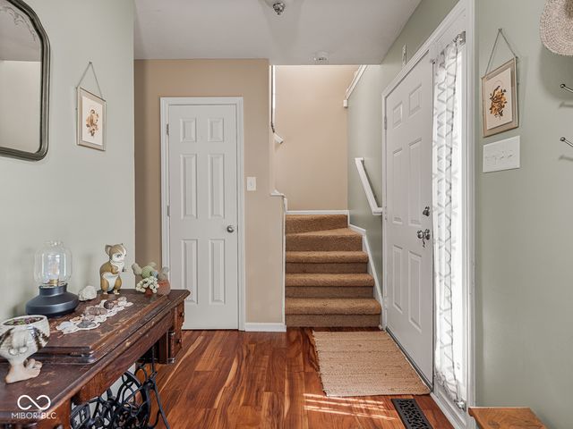 7210 Tappan Drive, Indianapolis, IN 46268