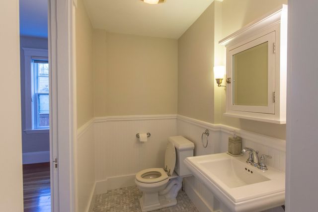 11 Wright St 1, Cambridge, MA 02138