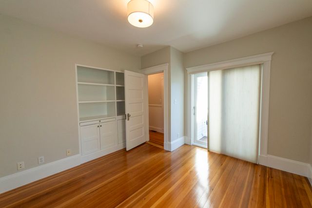 11 Wright St 1, Cambridge, MA 02138