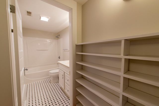 11 Wright St 1, Cambridge, MA 02138