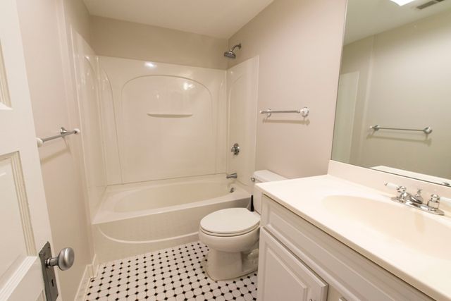 11 Wright St 1, Cambridge, MA 02138