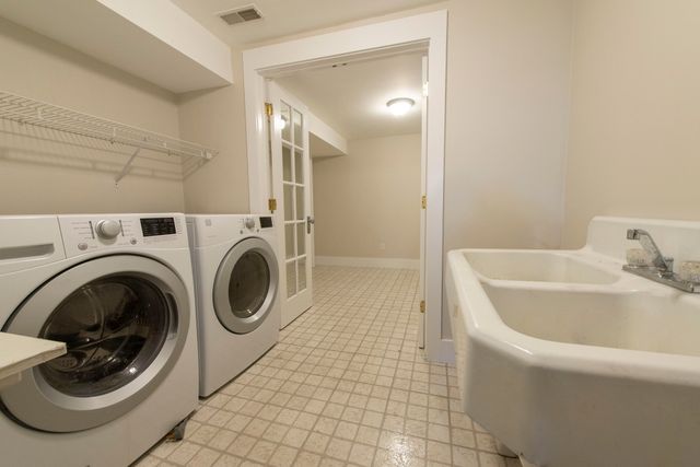 11 Wright St 1, Cambridge, MA 02138