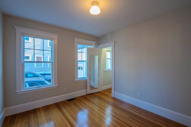 11 Wright St 1, Cambridge, MA 02138
