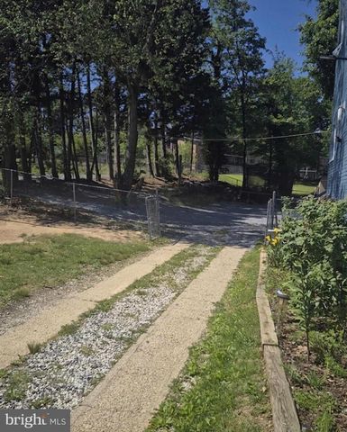 1821 LONGFELLOW ST, Hyattsville, MD 20782