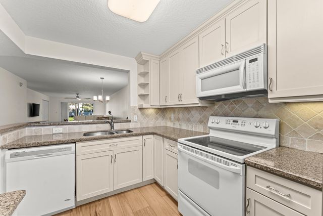 2905 SW 22nd Avenue 1030, Delray Beach, FL 33445