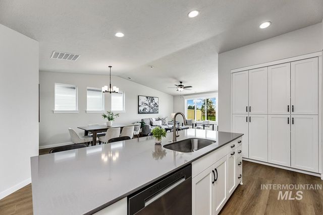 7122 S Gamely Ave, Meridian, ID 83642