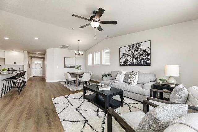 7122 S Gamely Ave, Meridian, ID 83642