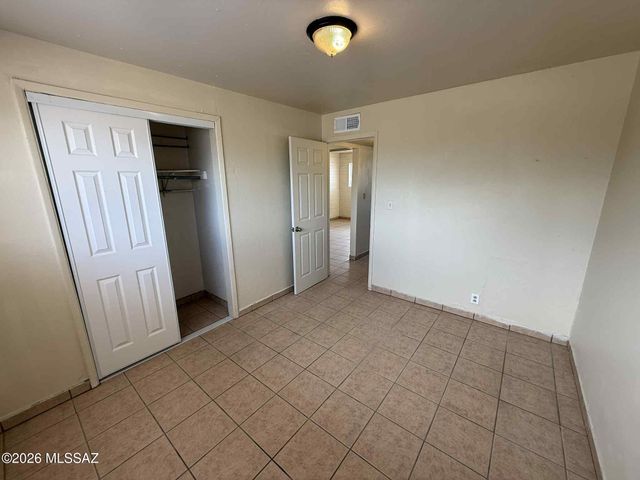 705 W Irvington Road, Tucson, AZ 85714