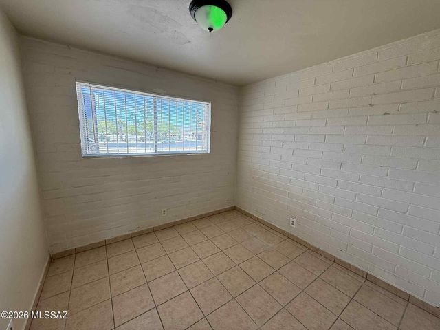 705 W Irvington Road, Tucson, AZ 85714