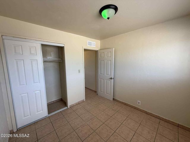 705 W Irvington Road, Tucson, AZ 85714
