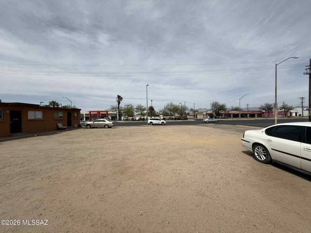 705 W Irvington Road, Tucson, AZ 85714