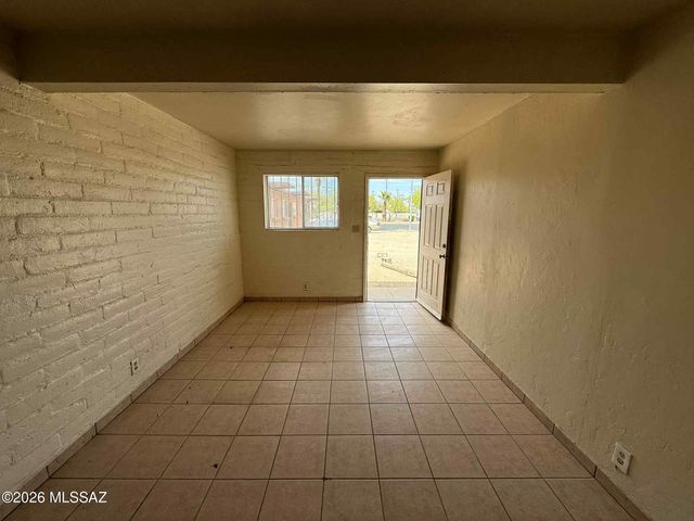 705 W Irvington Road, Tucson, AZ 85714