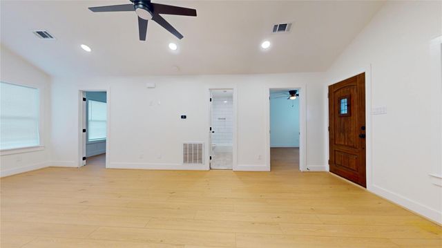 9114 Hueni Road, Houston, TX 77365