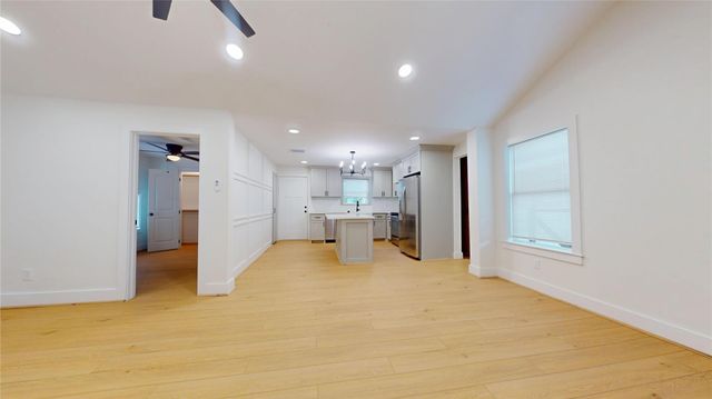 9114 Hueni Road, Houston, TX 77365