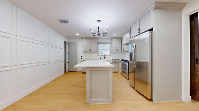 9114 Hueni Road, Houston, TX 77365