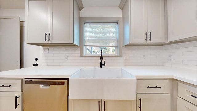 9114 Hueni Road, Houston, TX 77365