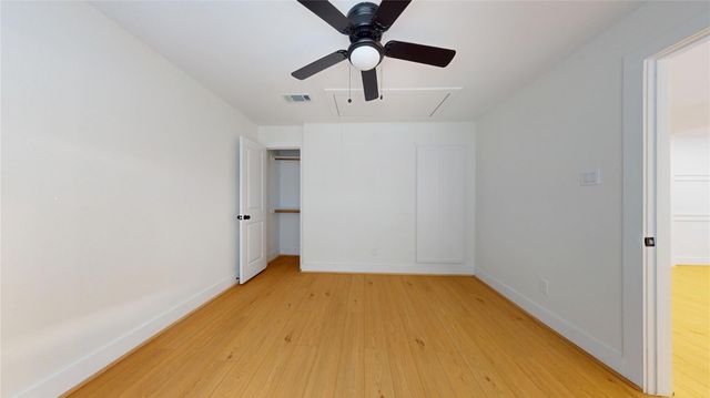 9114 Hueni Road, Houston, TX 77365