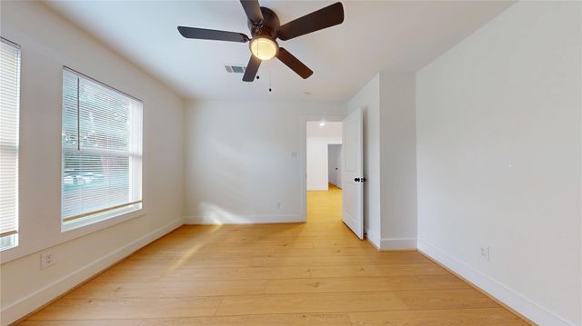 9114 Hueni Road, Houston, TX 77365