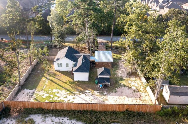 9114 Hueni Road, Houston, TX 77365