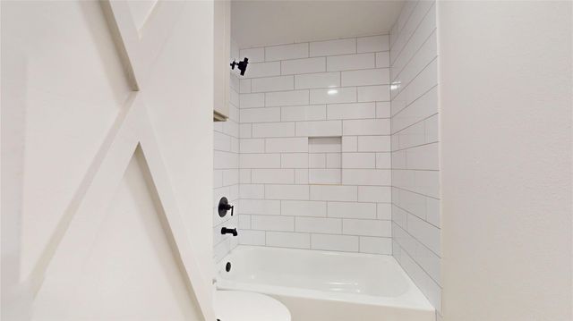 9114 Hueni Road, Houston, TX 77365