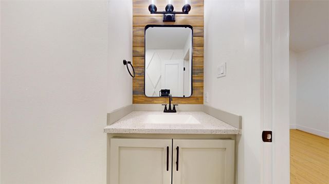 9114 Hueni Road, Houston, TX 77365