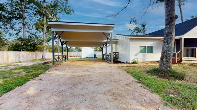 9114 Hueni Road, Houston, TX 77365