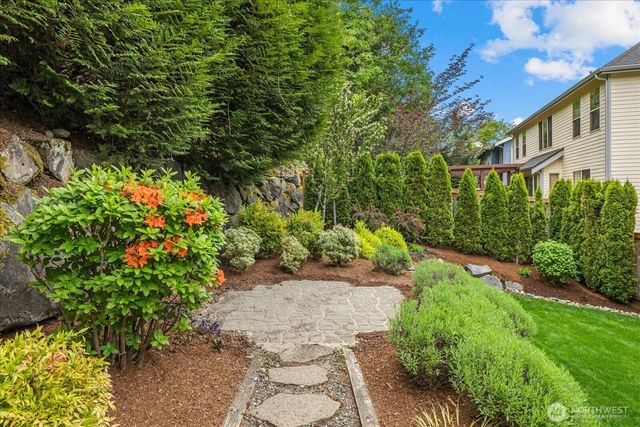 423 Sky Country Way NW, Issaquah, WA 98027