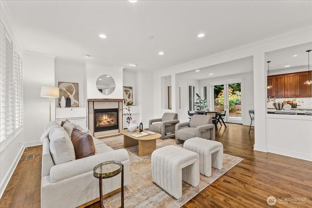423 Sky Country Way NW, Issaquah, WA 98027