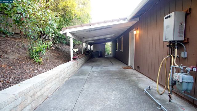 2531 Moraga Dr, Pinole, CA 94564
