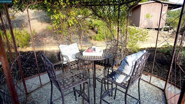 2531 Moraga Dr, Pinole, CA 94564