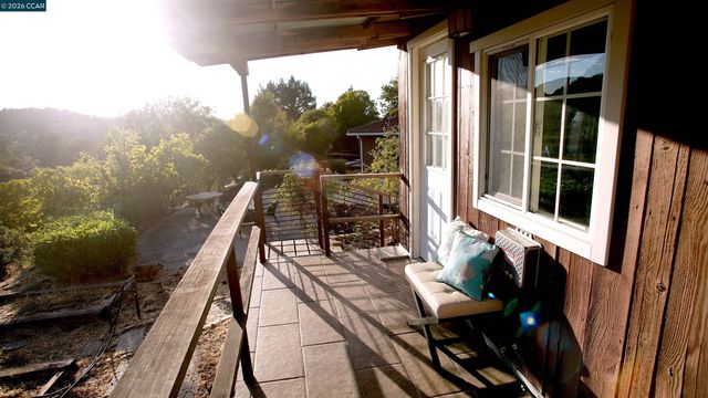2531 Moraga Dr, Pinole, CA 94564
