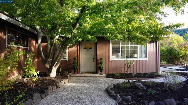 2531 Moraga Dr, Pinole, CA 94564