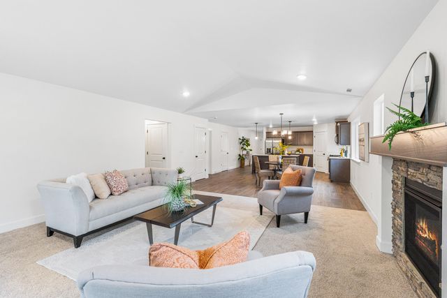 4098 SW Pumice Avenue 77, Redmond, OR 97756