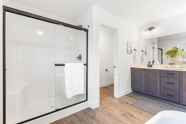 4098 SW Pumice Avenue 77, Redmond, OR 97756