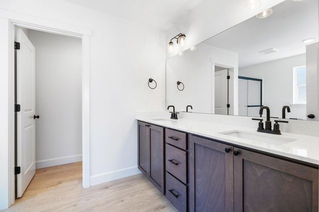 4098 SW Pumice Avenue 77, Redmond, OR 97756