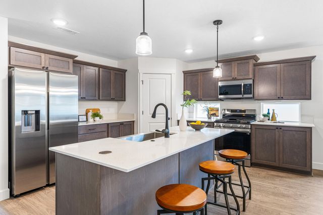 4098 SW Pumice Avenue 77, Redmond, OR 97756