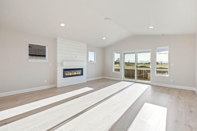 4098 SW Pumice Avenue 77, Redmond, OR 97756