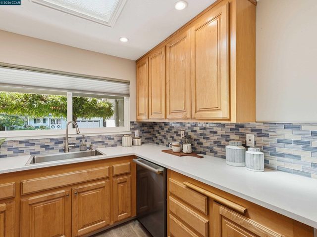 352 Donegal Way, Martinez, CA 94553