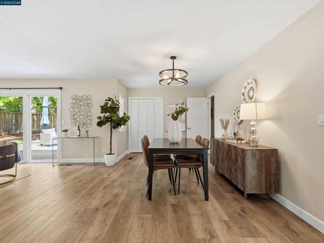 352 Donegal Way, Martinez, CA 94553