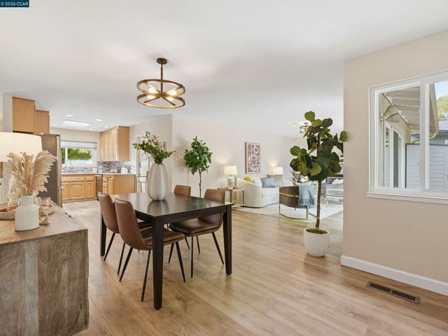 352 Donegal Way, Martinez, CA 94553