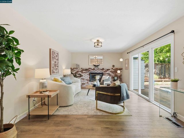 352 Donegal Way, Martinez, CA 94553
