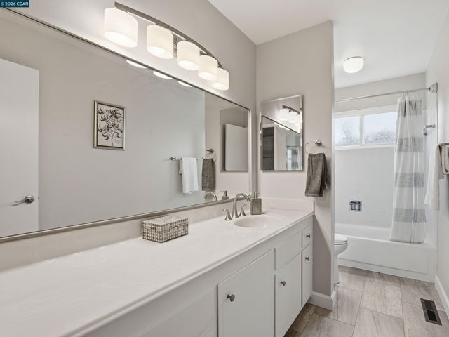 352 Donegal Way, Martinez, CA 94553