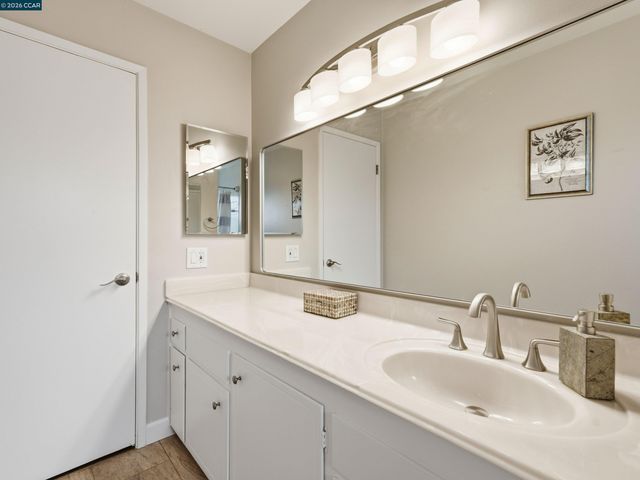 352 Donegal Way, Martinez, CA 94553
