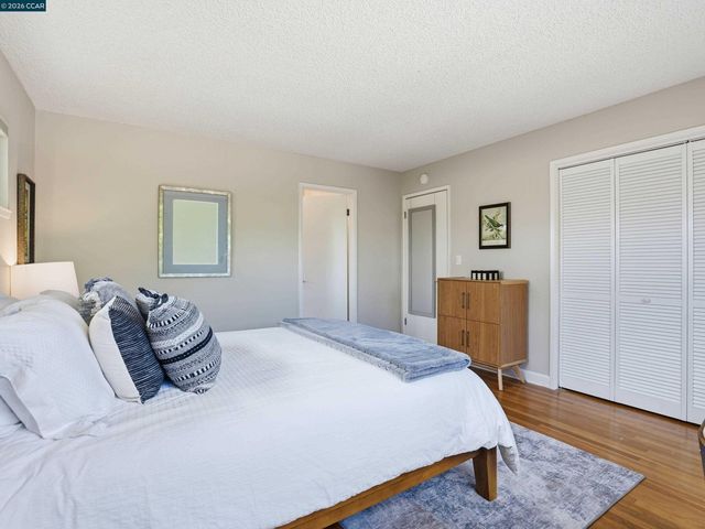 352 Donegal Way, Martinez, CA 94553