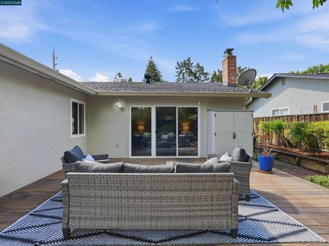 352 Donegal Way, Martinez, CA 94553
