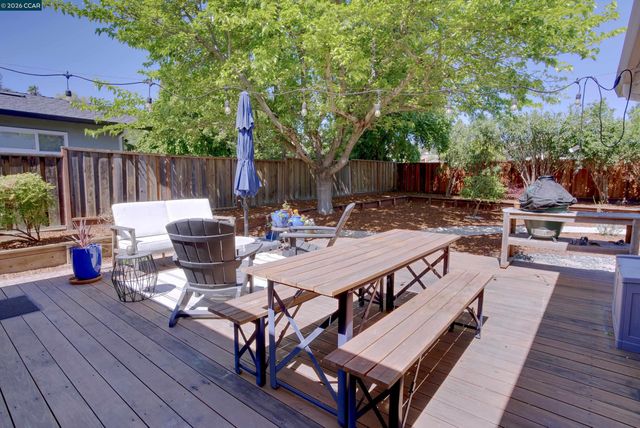352 Donegal Way, Martinez, CA 94553
