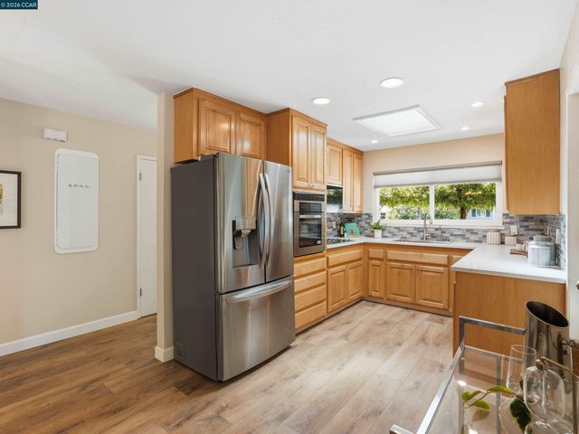352 Donegal Way, Martinez, CA 94553